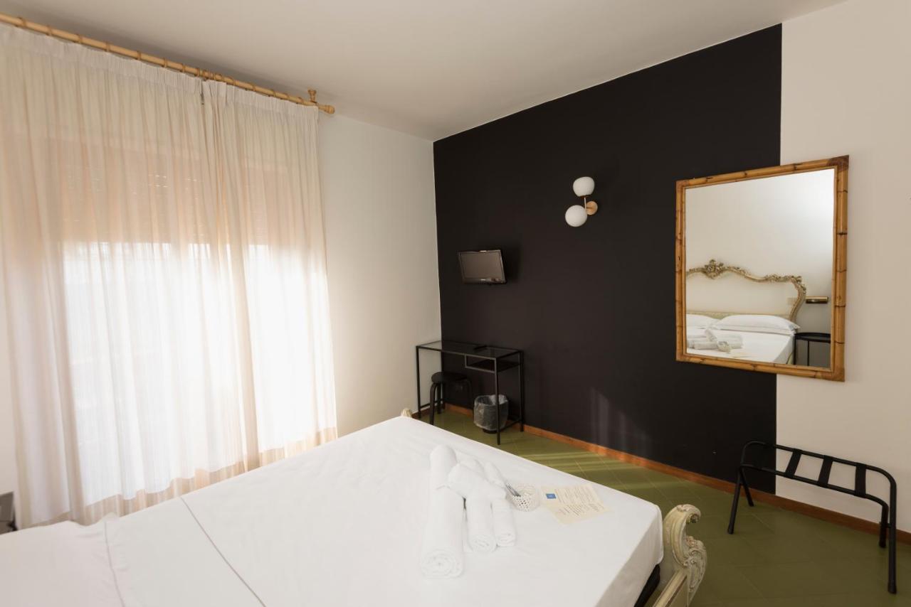 Mami Sabaudia Hotel Εξωτερικό φωτογραφία
