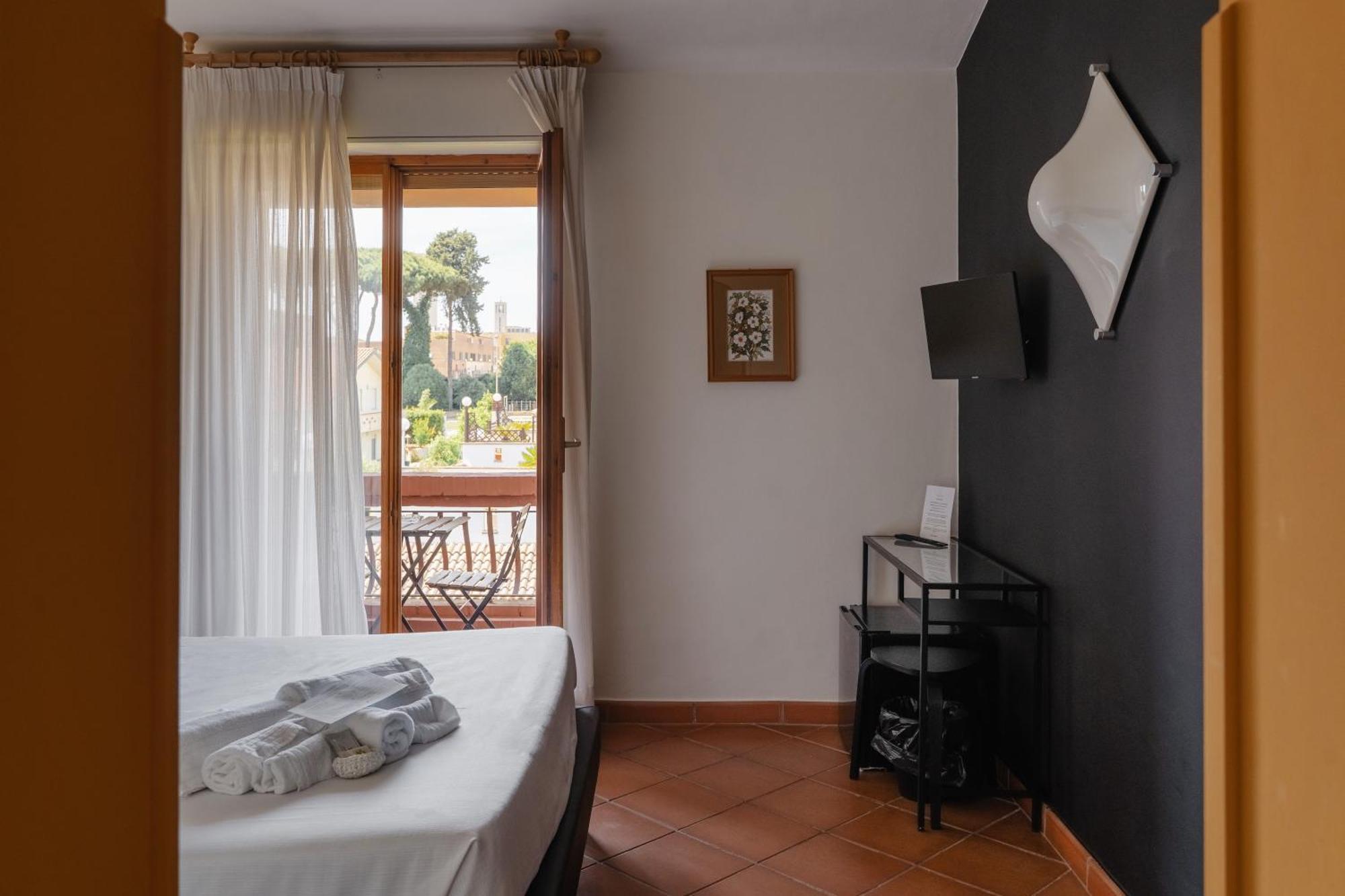 Mami Sabaudia Hotel Εξωτερικό φωτογραφία