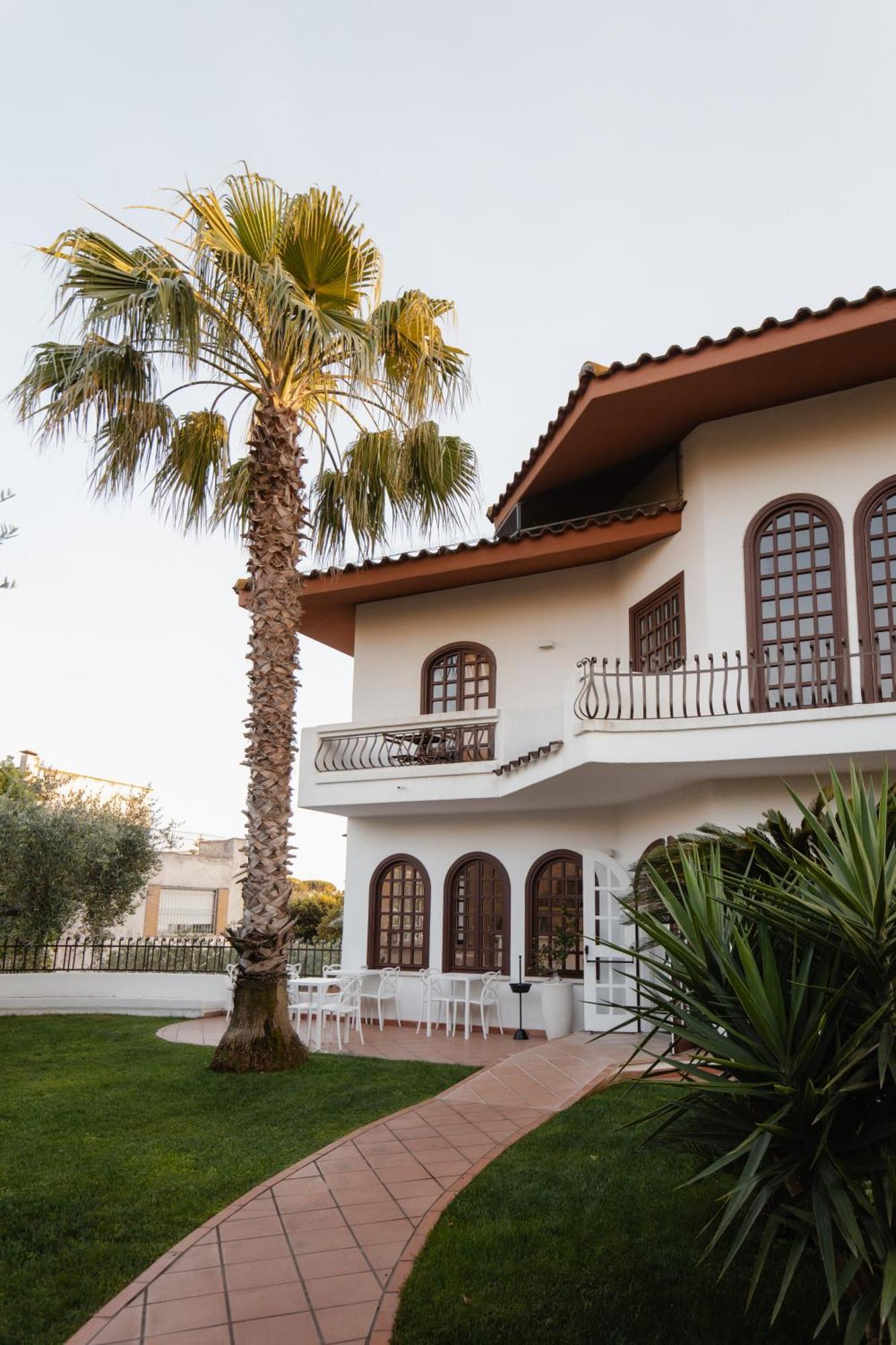 Mami Sabaudia Hotel Εξωτερικό φωτογραφία
